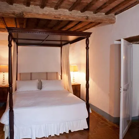 Willa Beautiful Restored Farmhouse